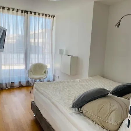 Luxus Penthaus Mit 150qm Dachterrasse *